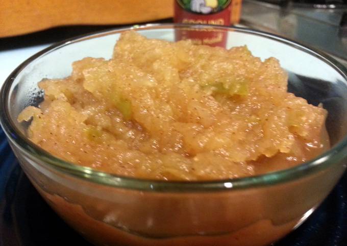 skye's homemade cinnamon applesauce