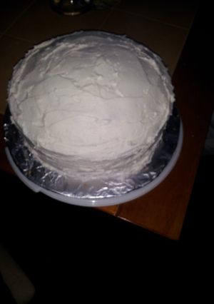 A picture of White Cake with buttercream frosting.