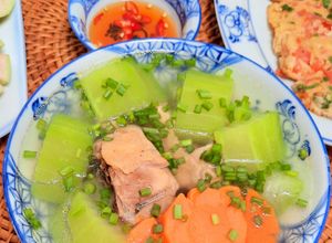 Hình của món Canh gà bí xanh.