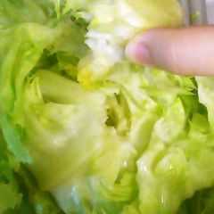 A picture of How to Remove the Stalk from Lettuce and Keep it Fresh.