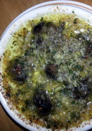 A picture of Escargot.