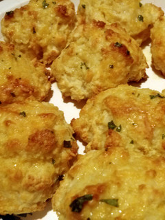 A picture of Cheesy Garlic Butter Biscuits.