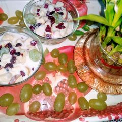 A picture of Fruit puding.