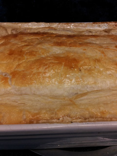 A picture of Chicken and mushroom pie.
