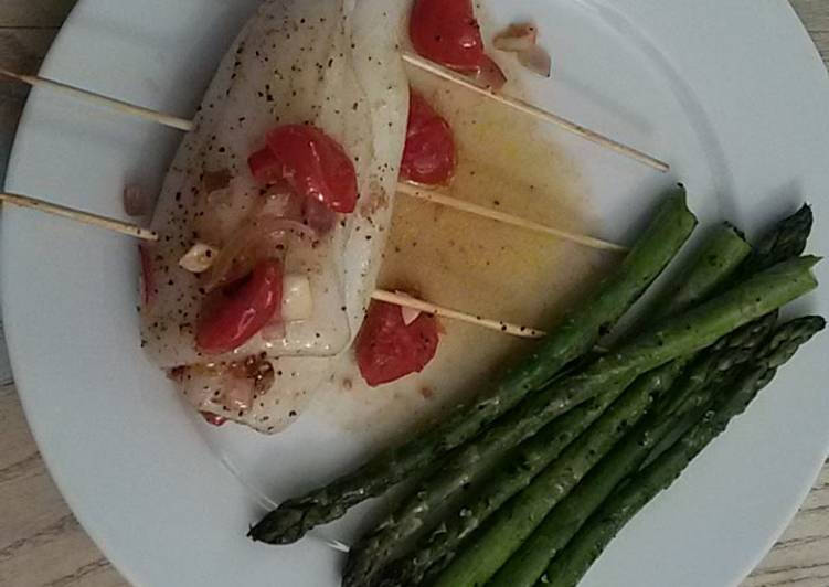 How to Make Homemade Stuffed squid with asparagus and tapenade