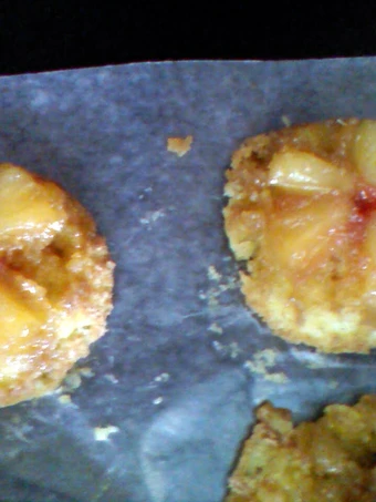 Easy Way Make pineapple upside down individual cakes which Delicious