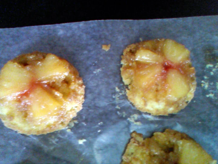 Easy Way Make pineapple upside down individual cakes which Delicious