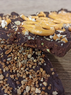 Una foto de Tableta de chocolate/ turrón casero rápido