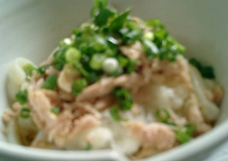 Cool Udon Noodles With Tuna and Grated Daikon Radish