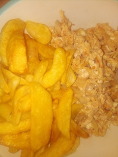 A picture of Chips with scrambled eggs.