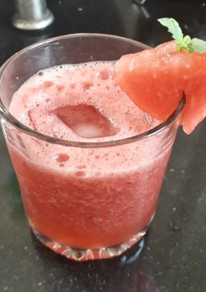A picture of Watermelon Lemonade.