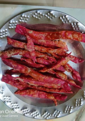 A picture of Beetroot Chorafali.
