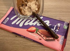 Une photo de Crème dessert chocolat fraise à la multidelice