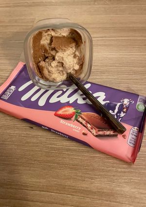 Une photo de Crème dessert chocolat fraise à la multidelice