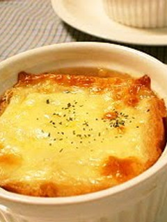 A picture of Onion Gratin Soup For Christmas.