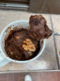 Una foto de Mug cake - Torta en taza de chocobanana