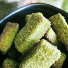 A picture of Japanese-Flavored Bread Crusts - Matcha Milk Rusk.