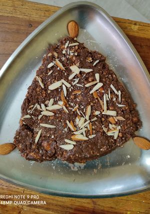आल्मंड फज(almond fudge recipe in marathi) रेसिपी चे मुख्य फोटो