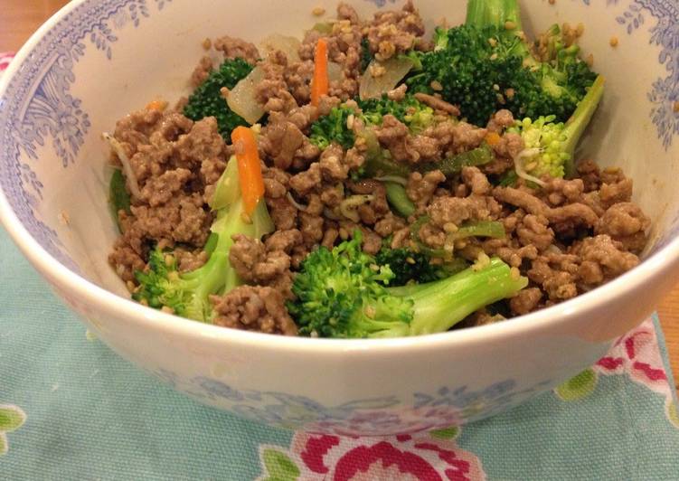 Steps to Make Any-night-of-the-week Broccoli &amp; Ground Beef Stir-fry