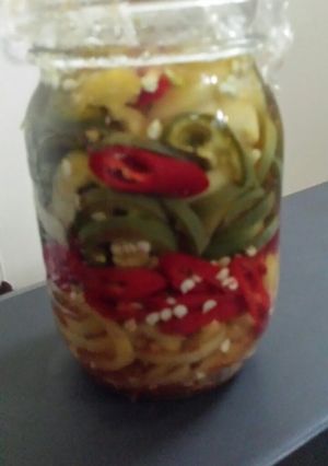 A picture of Pickled peppers.