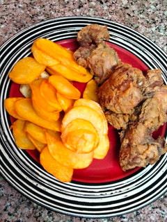 A picture of Isa's fried chicken and potatoes #5threcipe.
