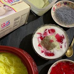 A picture of Bombay style falooda.