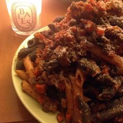 A picture of Bolognese with pene.