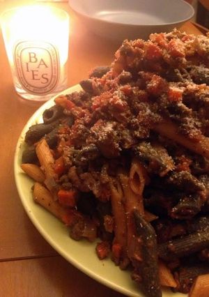 A picture of Bolognese with pene.