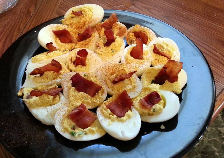 Recipe of Quick deviled eggs with bacon