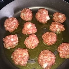 Meatballs in Tomoto Sauce A picture of Meatballs in Tomoto Sauce.