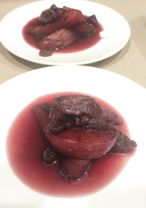 Una foto de Peras de Rubí al Vino Tinto 🍐al horno 180°