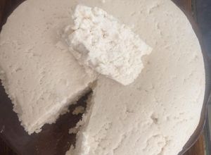 Una foto de Queso hecho con leche comercial