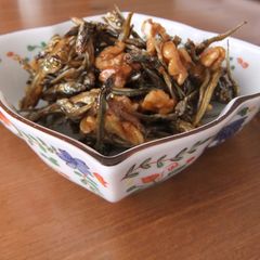 A picture of Osechi (New Year's Dish) Made Easy! Tazukuri (Candied Dry Sardines).
