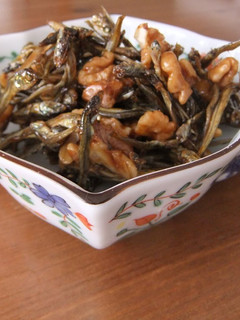 A picture of Osechi (New Year's Dish) Made Easy! Tazukuri (Candied Dry Sardines).