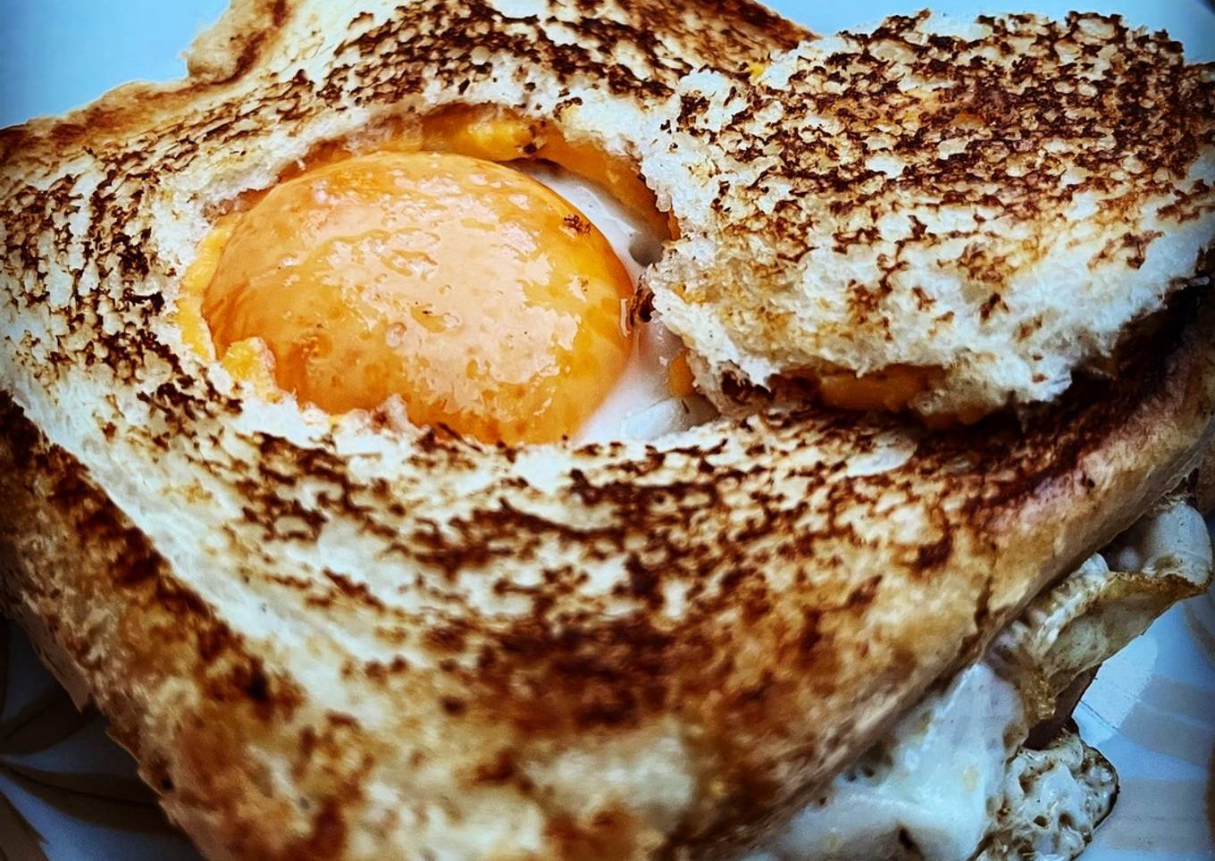Sándwich mixto con queso cheddar y huevo 🍳