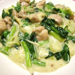 A picture of Simple Cream Simmered with Spinach as the Main Ingredient.