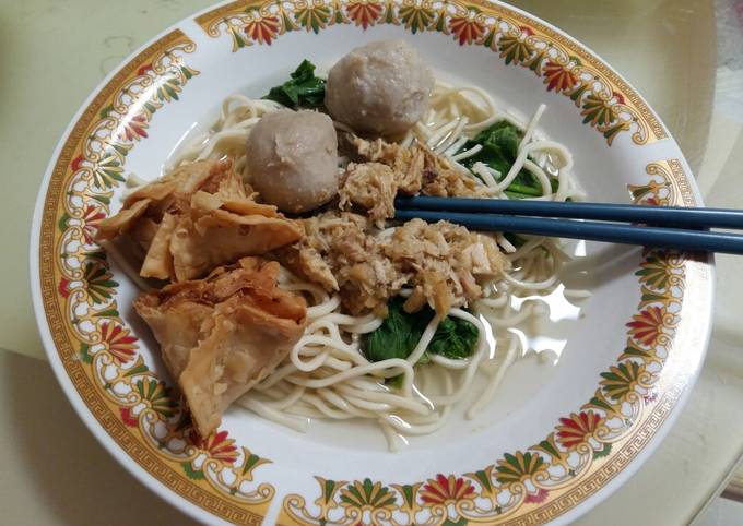 Mie Pangsit Ayam Traya