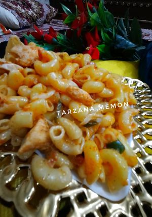 A picture of Chicken tikka macaroni.