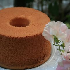 My Way to Remove a Chiffon Cake From the Pan A picture of My Way to Remove a Chiffon Cake From the Pan.