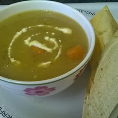 A picture of Chicken & vegetable soup..