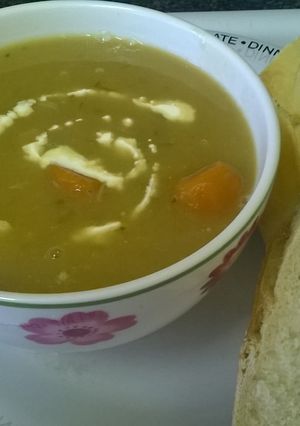 A picture of Chicken & vegetable soup..