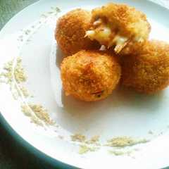 รูปของ Rice Ball with Spicy Tuna Cheese Melt
