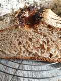Pan mezcla harinas con masa madre y sin amasado (en olla de hierro)