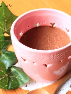 A picture of Rich Chocolate Pudding❤with a Single Chocolate Bar❤.
