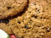 A picture of oatmeal raisin cookies