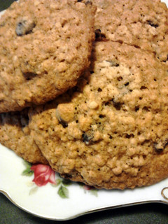 A picture of Grandma's Oatmeal Raisin Cookies.