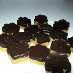 A picture of Healthy Peanut Butter Cups.