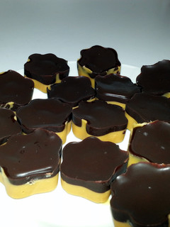 A picture of Healthy Peanut Butter Cups.