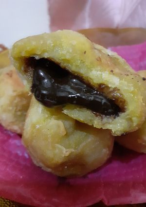 Foto resep Bola ubi isi saus cokelat lumer