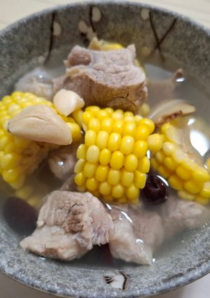 電鍋料理-抗氧化的蒜頭排骨湯 的食譜成品照片
